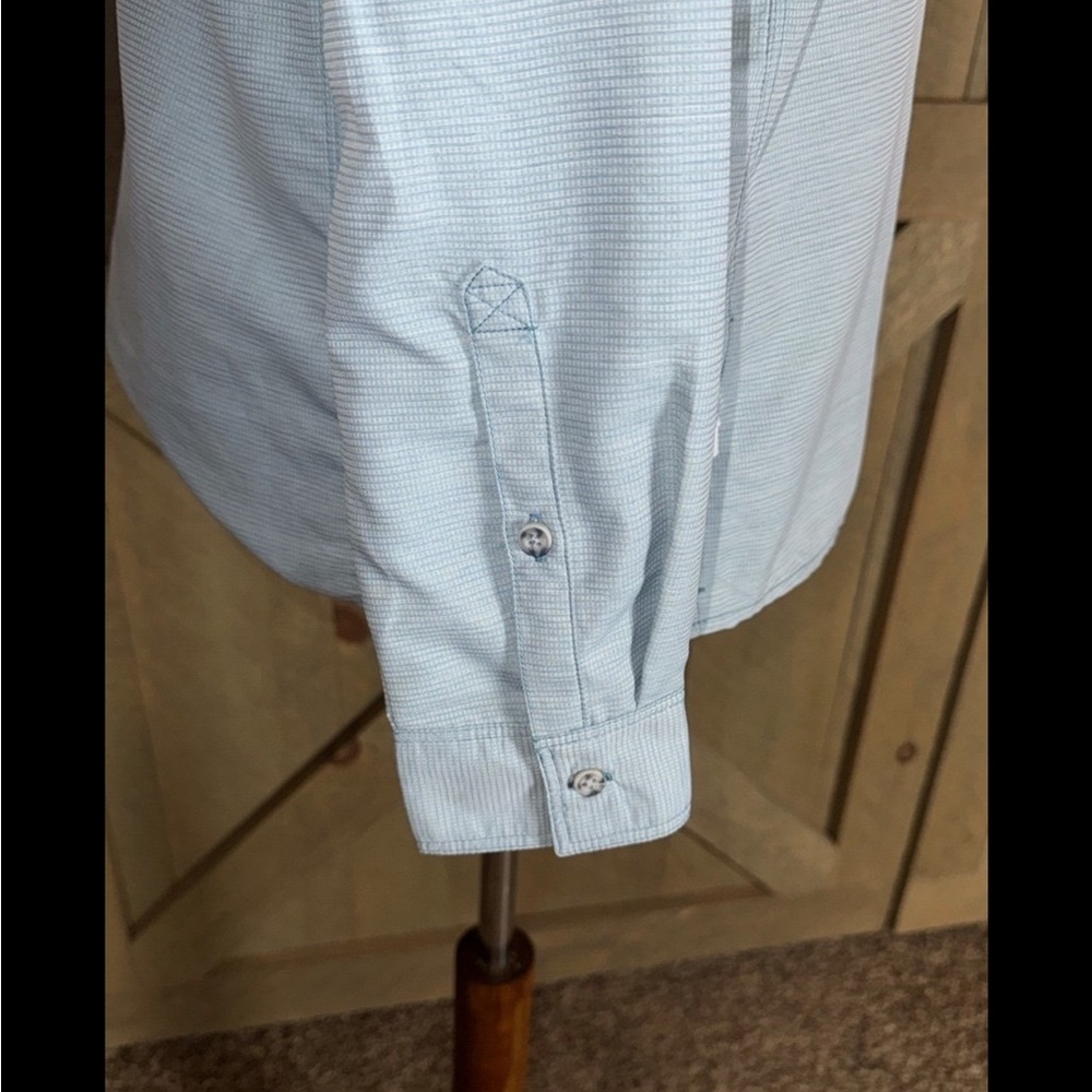 Mountain Hardwear light blue Canyon long sleeve shirt Size Medium - Picture 12 of 12